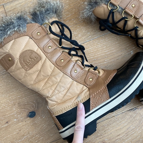 Sorel Joan of Arctic Boots (size 6) Waterproof! WORN ONE SEASON - Picture 9 of 16